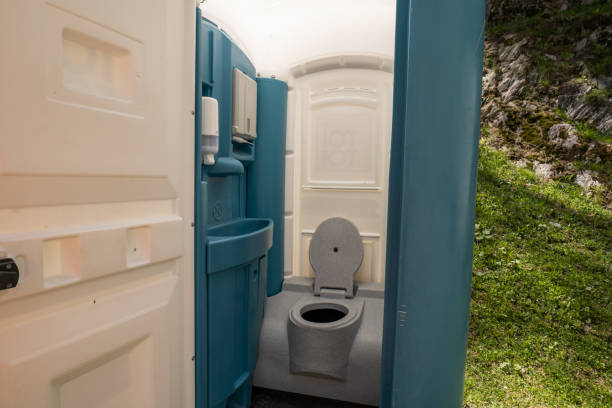 Best Portable restroom trailer rental  in Ludlow, KY